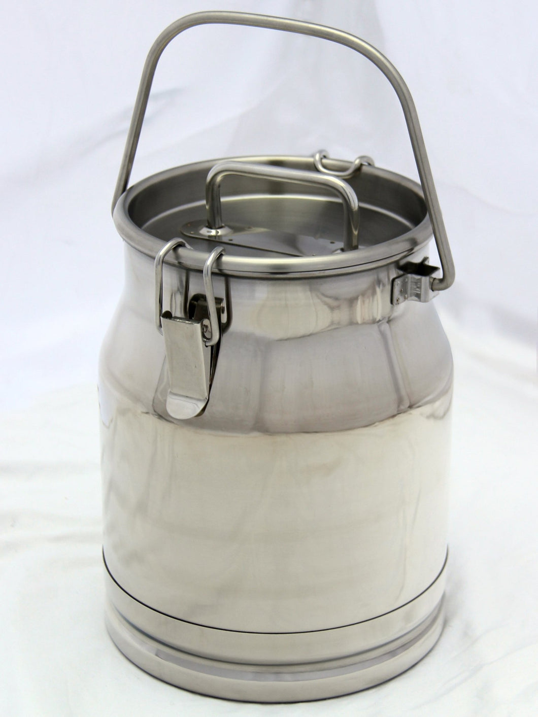 Stainless Steel Milk Pail Bucket with Lid & Handle – Shenandoah Homestead  Supply