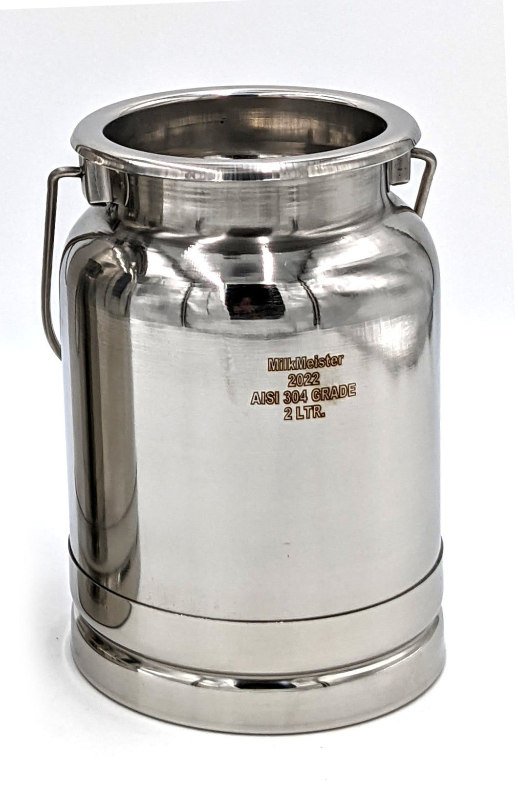 https://www.shenandoahhomesteadsupply.com/cdn/shop/products/stainless-steel-milk-can-totes-123461_530x@2x.jpg?v=1697819157